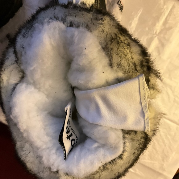 Totes White and Black Winter Boots - Picture 11 of 11